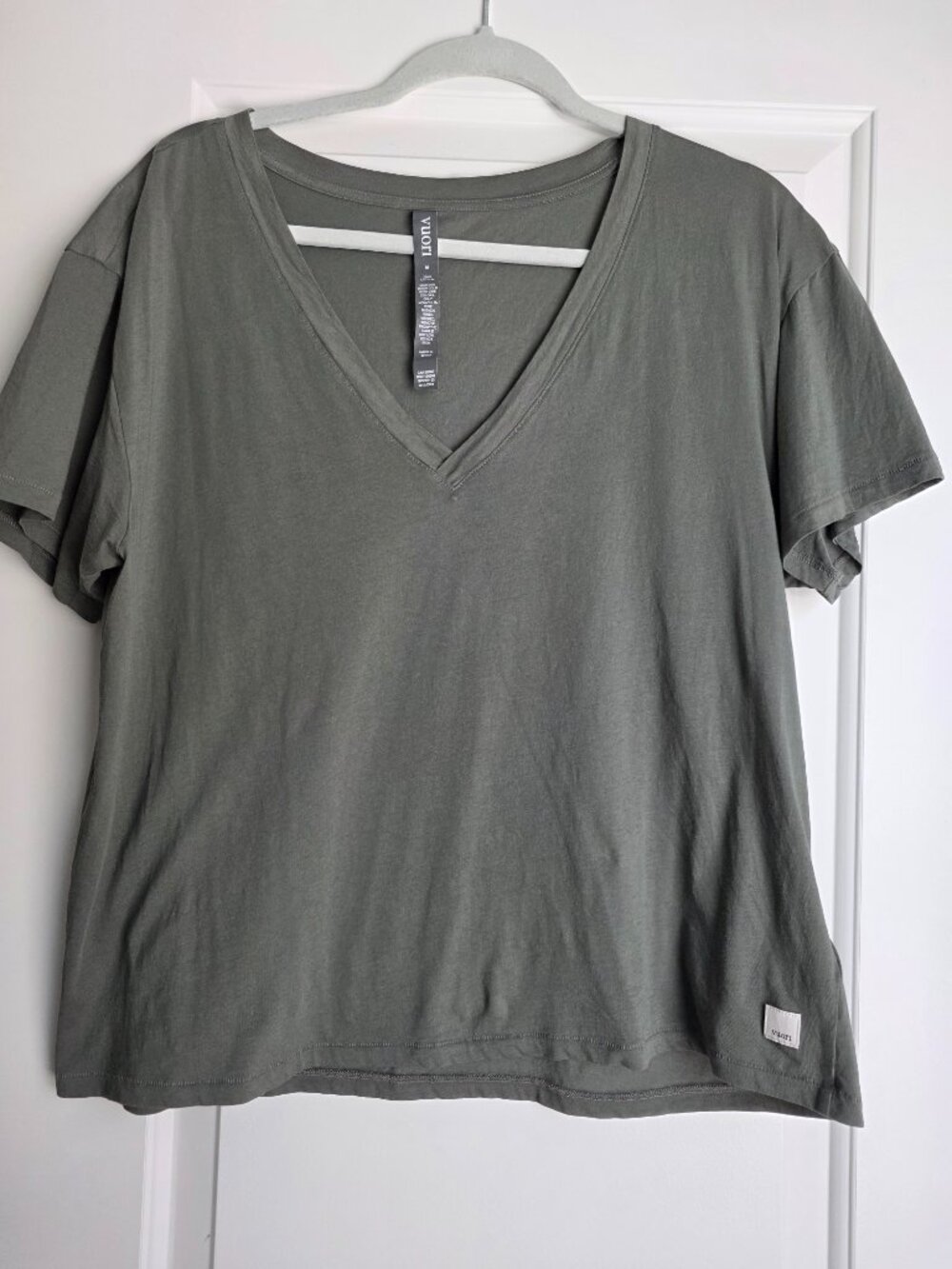 Vuori Women's Sutton V-Neck T-Shirt in M